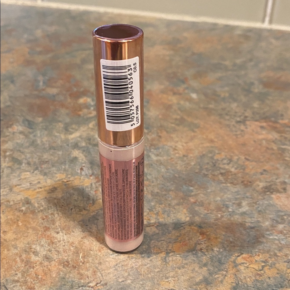 Revolution Supersize Conceal & Define Concealer - C 0.5 NWT - Picture 3 of 4